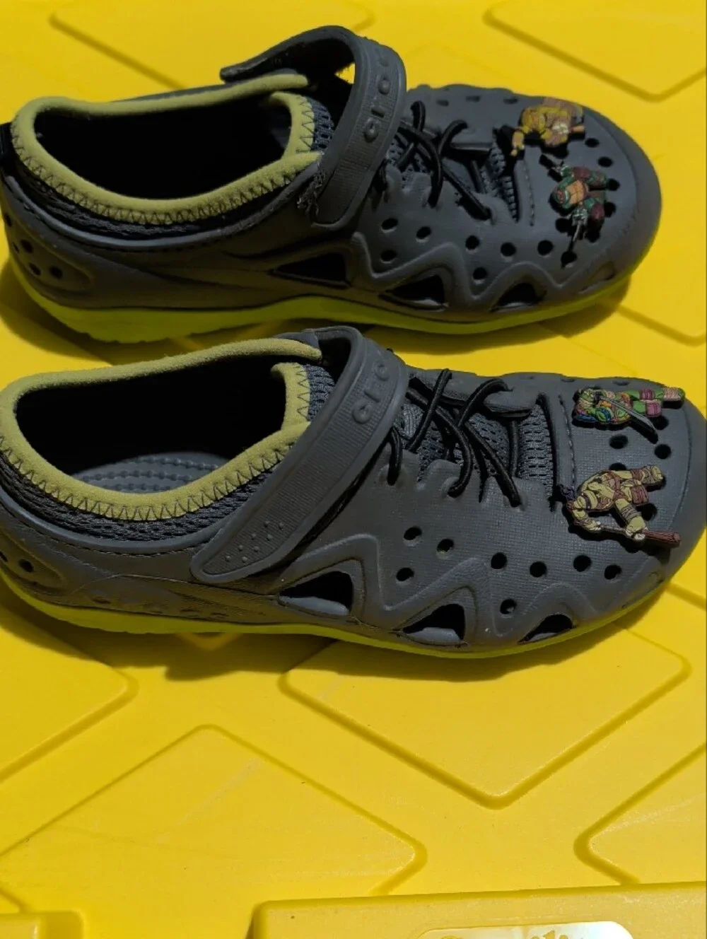 CROCS Kids Size 3 Gray & Lime Water Shoes with Ninja Turtle Charms
